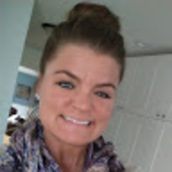 Meet your Posher, Leigh - Picture 1 of 1